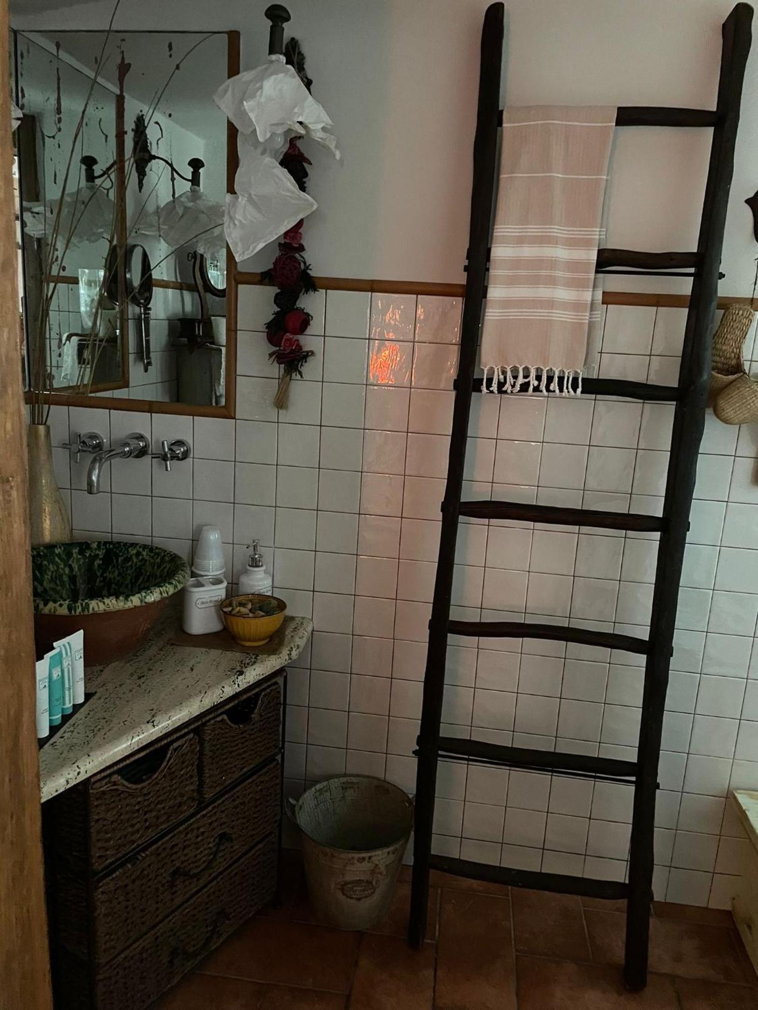 La Casina Di Simo Villa Montenero  Buitenkant foto